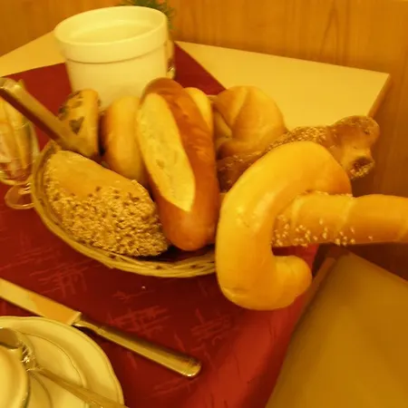 Cafe Lorenz Hotel