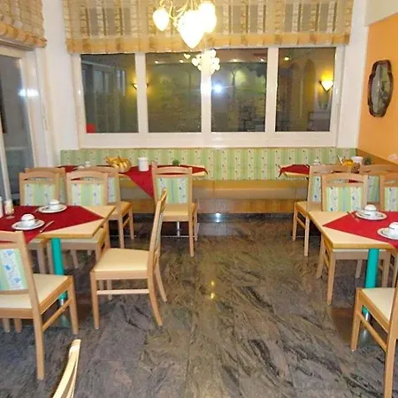 Cafe Lorenz 3*