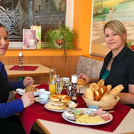 Cafe Lorenz Hotel 3*